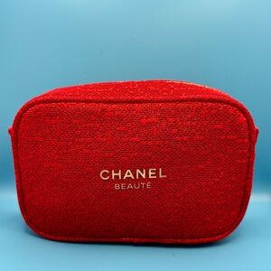 CHANEL Beauté Vibrant Red Cosmetics Pouch